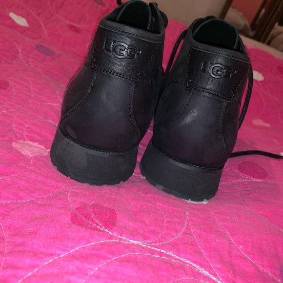 NEVER WORN Men’s UGGS - Picture 3 of 5